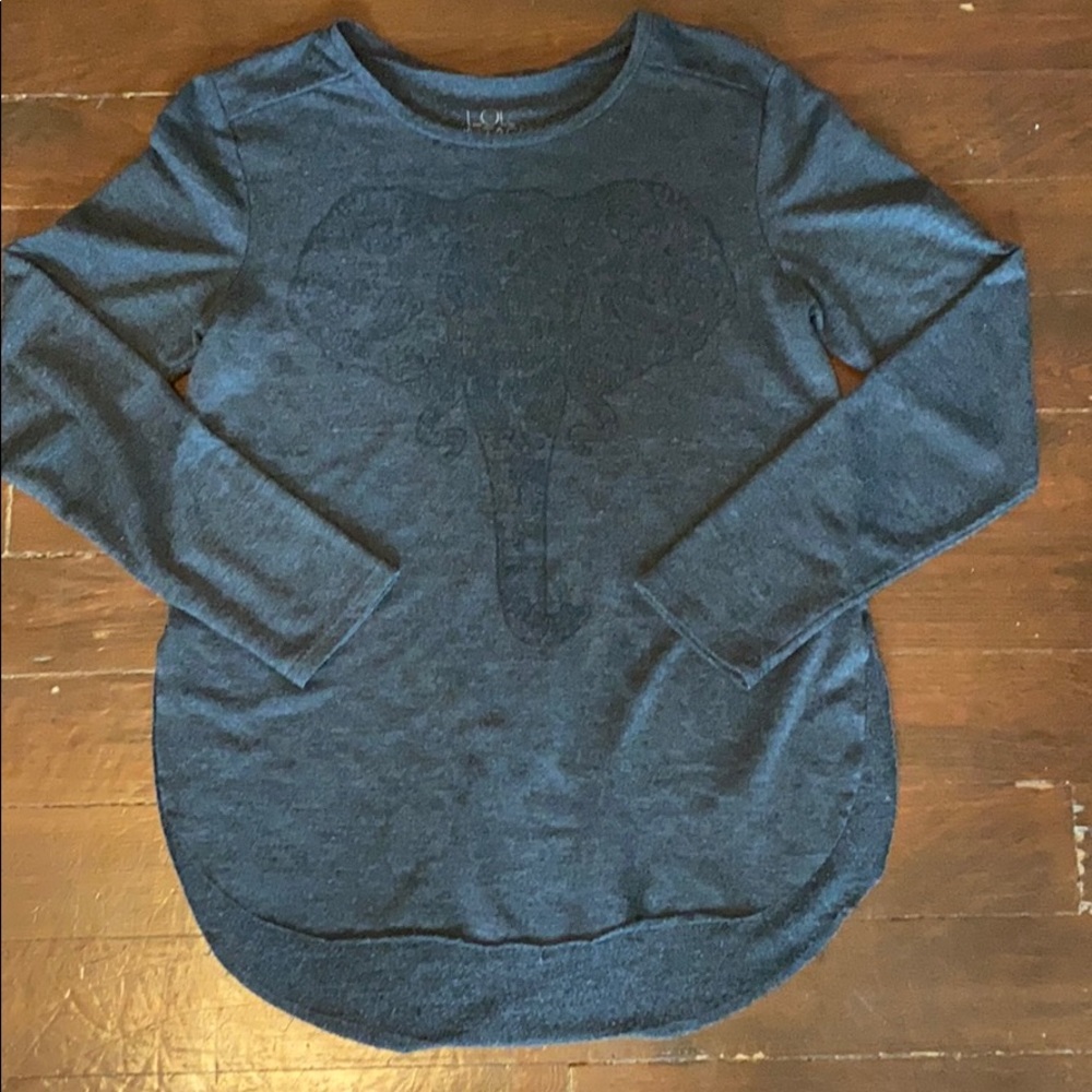 Grey long sleeve elephant tee